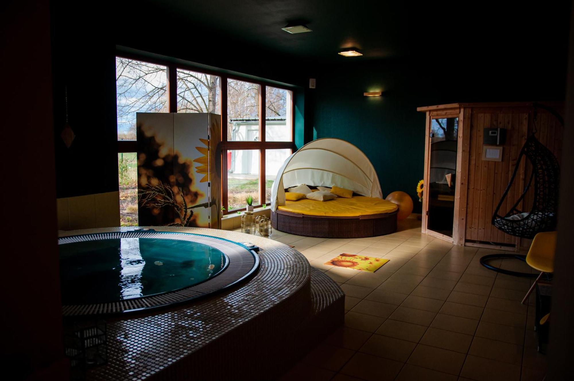 Design Hotel Romantick トレボン エクステリア 写真