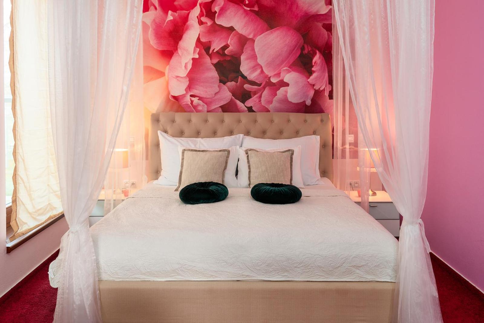 Design Hotel Romantick トレボン エクステリア 写真